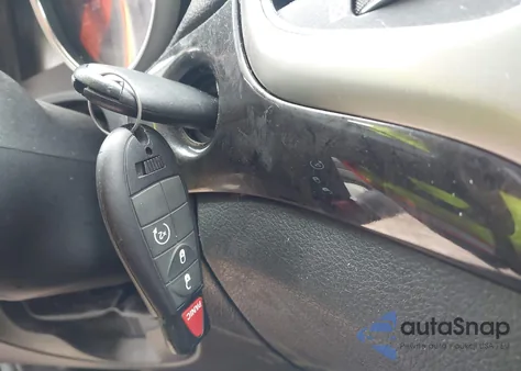 2011 Jeep Grand Cherokee Laredo z USA, uszkodzony, nr VIN 1J4RR4GG9BC608778